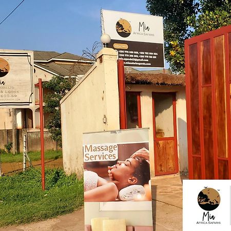 Mia Safari Lodge And Restaurant Ентебе Екстериор снимка