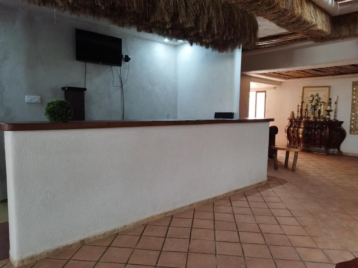 Mia Safari Lodge And Restaurant Ентебе Екстериор снимка